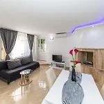 Lovely Home In Zecevo Rogoznicko *