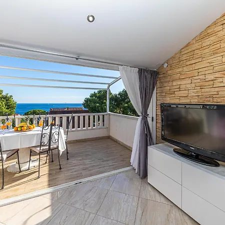 Gorgeous In Rogoznicko Zečevo