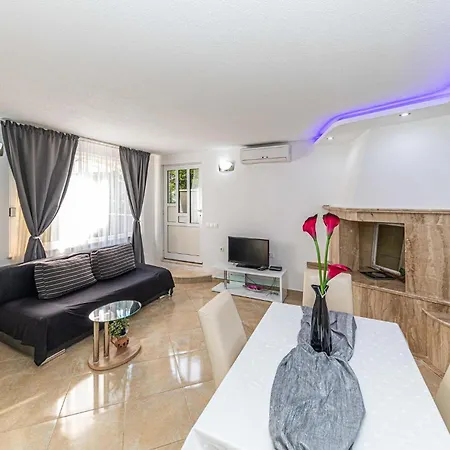 Gorgeous In Rogoznicko *