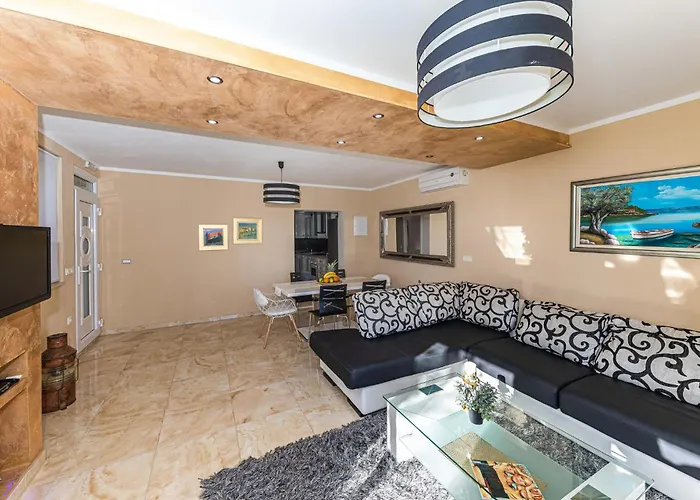 Gorgeous In Rogoznicko Tatil Evi