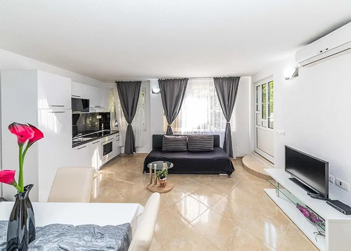 Tatil Evi Gorgeous In Rogoznicko Zečevo