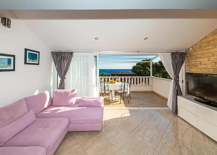 Tatil Evi Gorgeous In Rogoznicko